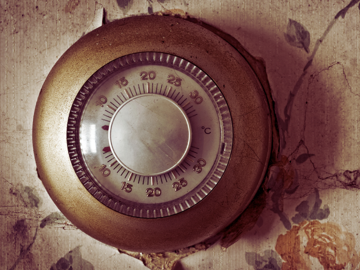 old manual thermostat that needs to be replaced